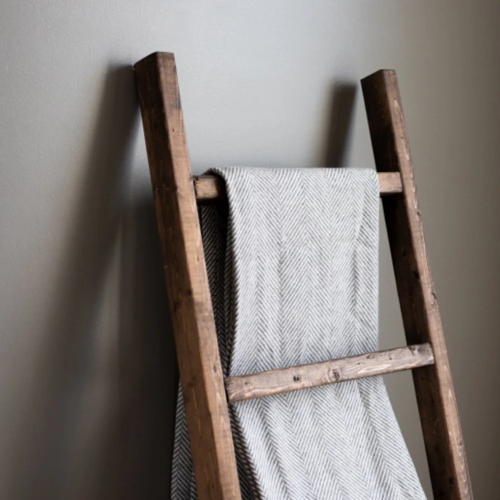 100% Wool Tan and Ivory Soft Herringbone Throw Blanket 53"x69" - Picture 10 of 13